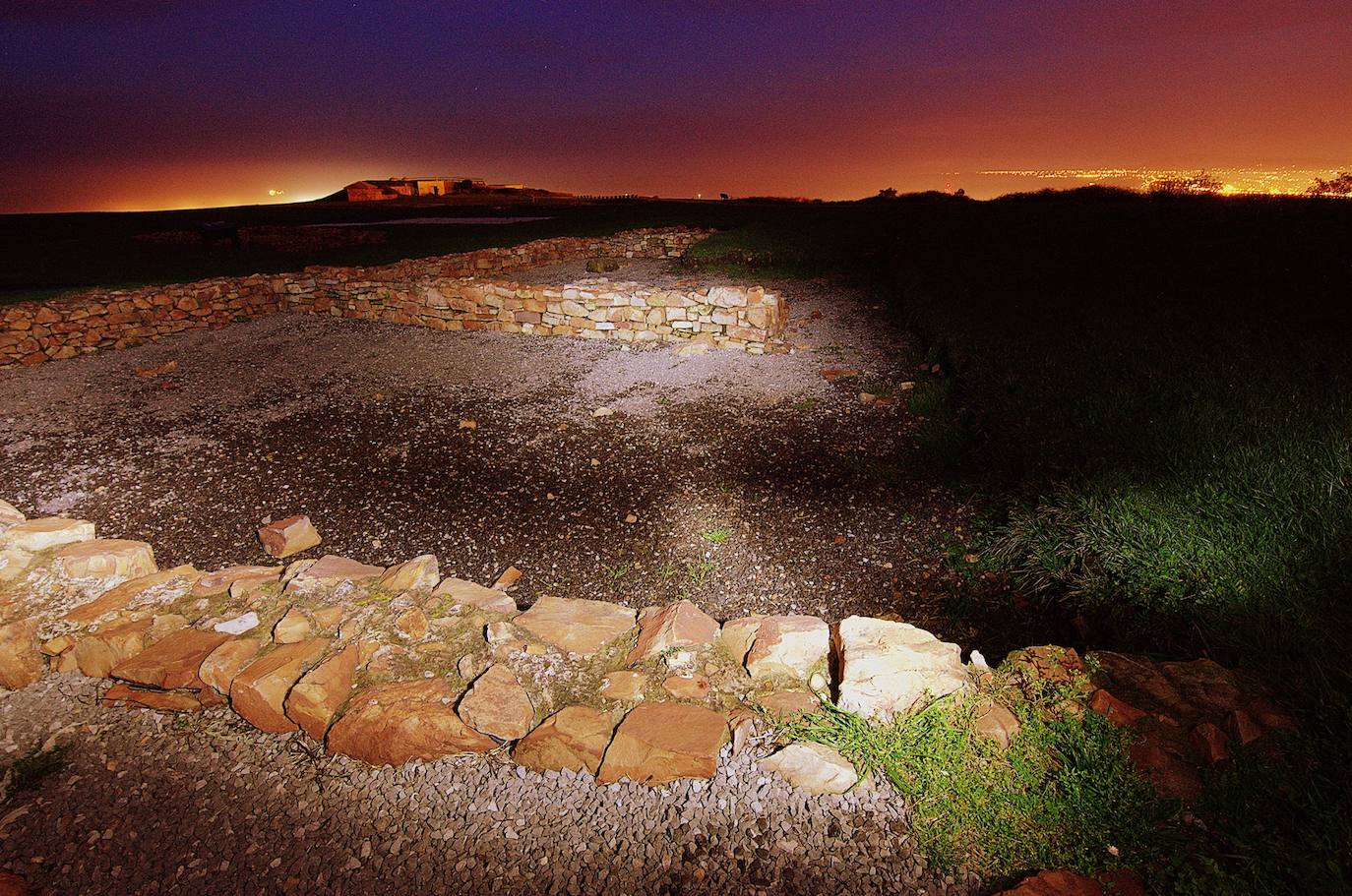 Imágenes reunidas en el concurso Arqueofoto realizado por los museos arqueológicos de Gijón con la colaboración de EL COMERCIO para difundir el patrimonio de la ciudad.