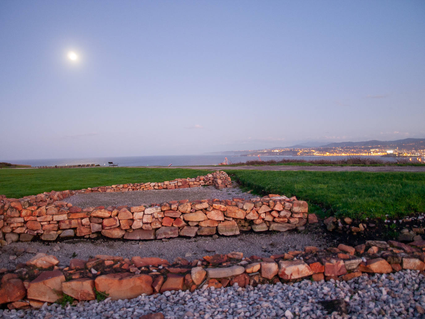 Imágenes reunidas en el concurso Arqueofoto realizado por los museos arqueológicos de Gijón con la colaboración de EL COMERCIO para difundir el patrimonio de la ciudad.