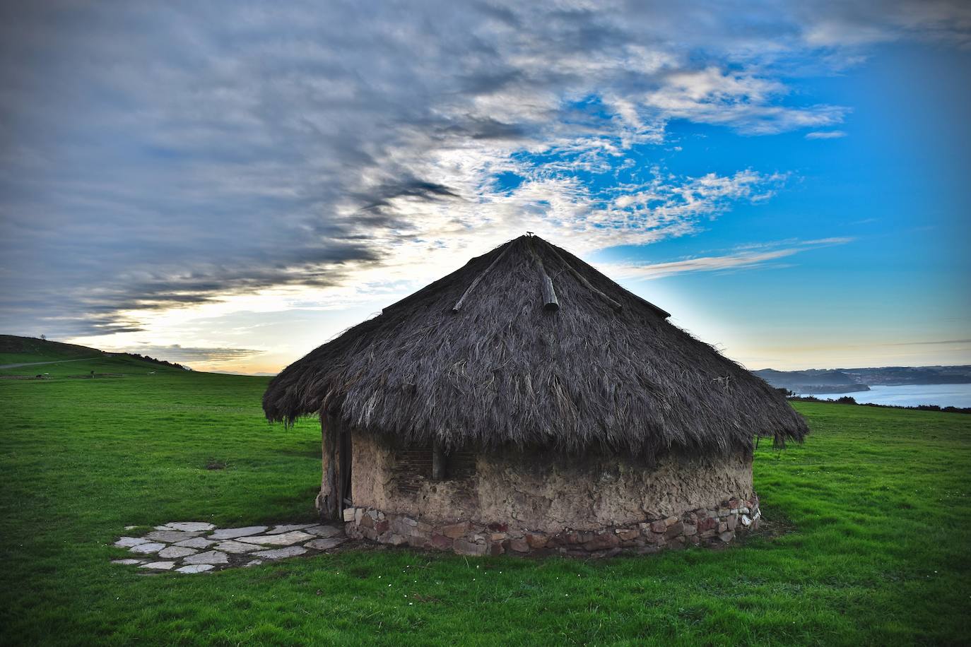 Imágenes reunidas en el concurso Arqueofoto realizado por los museos arqueológicos de Gijón con la colaboración de EL COMERCIO para difundir el patrimonio de la ciudad.