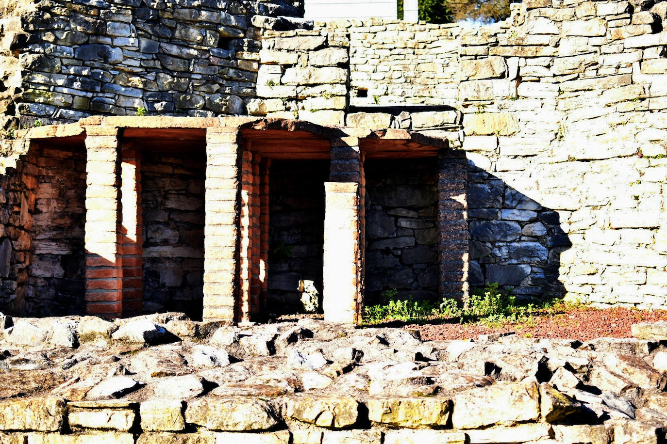 Imágenes reunidas en el concurso Arqueofoto realizado por los museos arqueológicos de Gijón con la colaboración de EL COMERCIO para difundir el patrimonio de la ciudad.