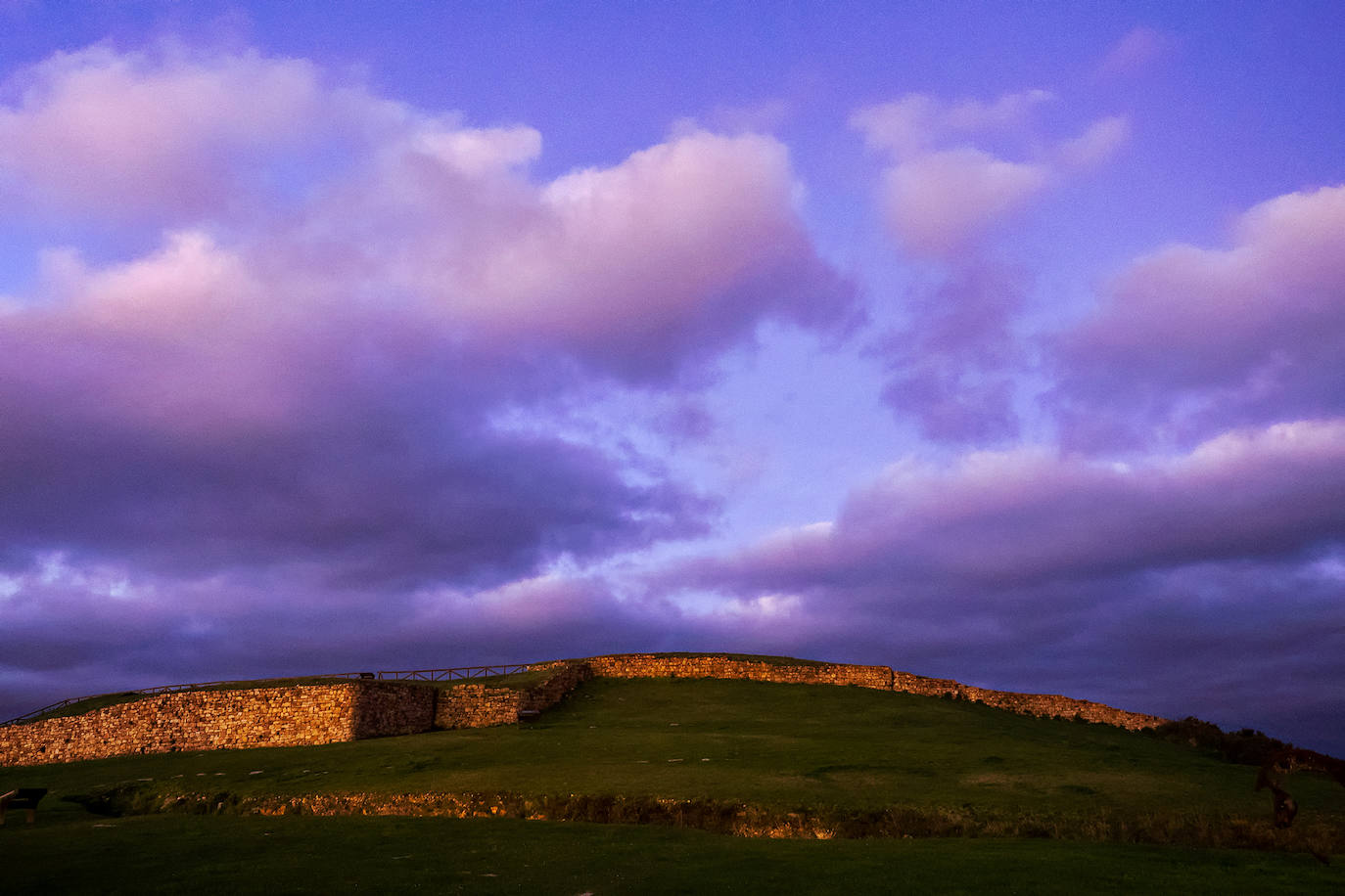 Imágenes reunidas en el concurso Arqueofoto realizado por los museos arqueológicos de Gijón con la colaboración de EL COMERCIO para difundir el patrimonio de la ciudad.