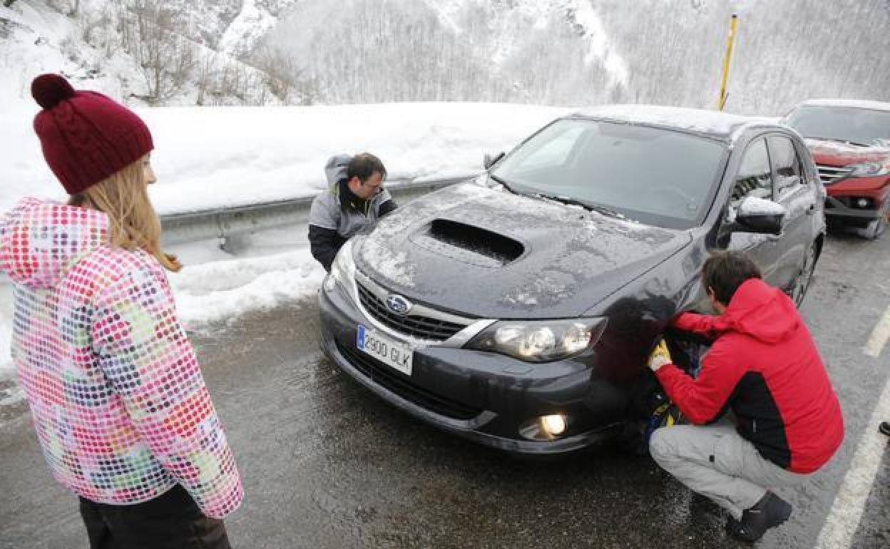 Tráfico pide acortar al sábado el fin de semana ante el riesgo de nevadas