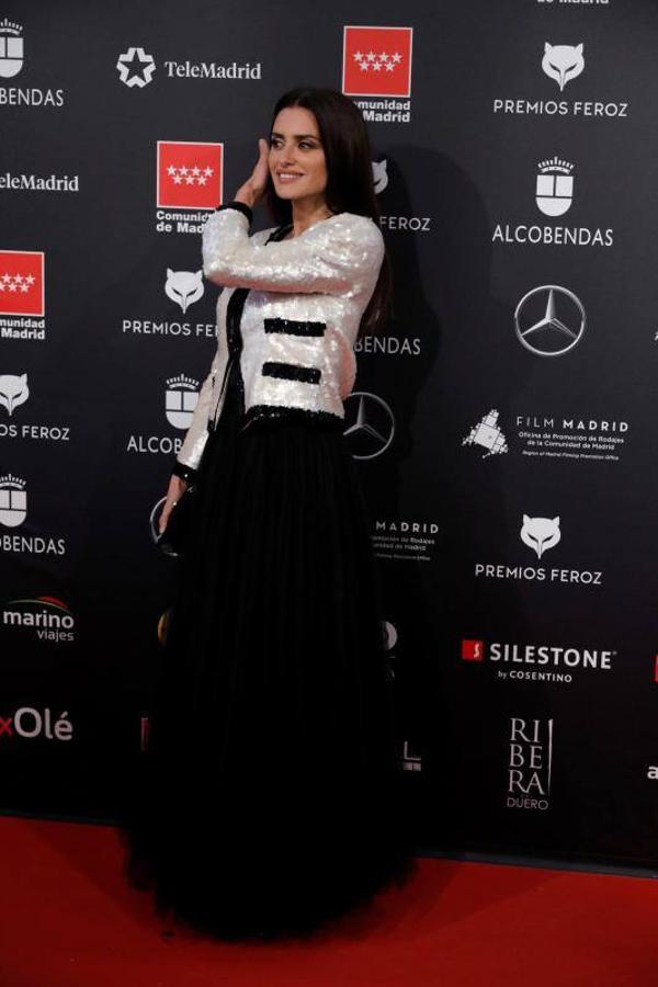 Penélope Cruz ha sido la gran estrella de esta alfombra roja con este look en blanco y negro de Chanel.