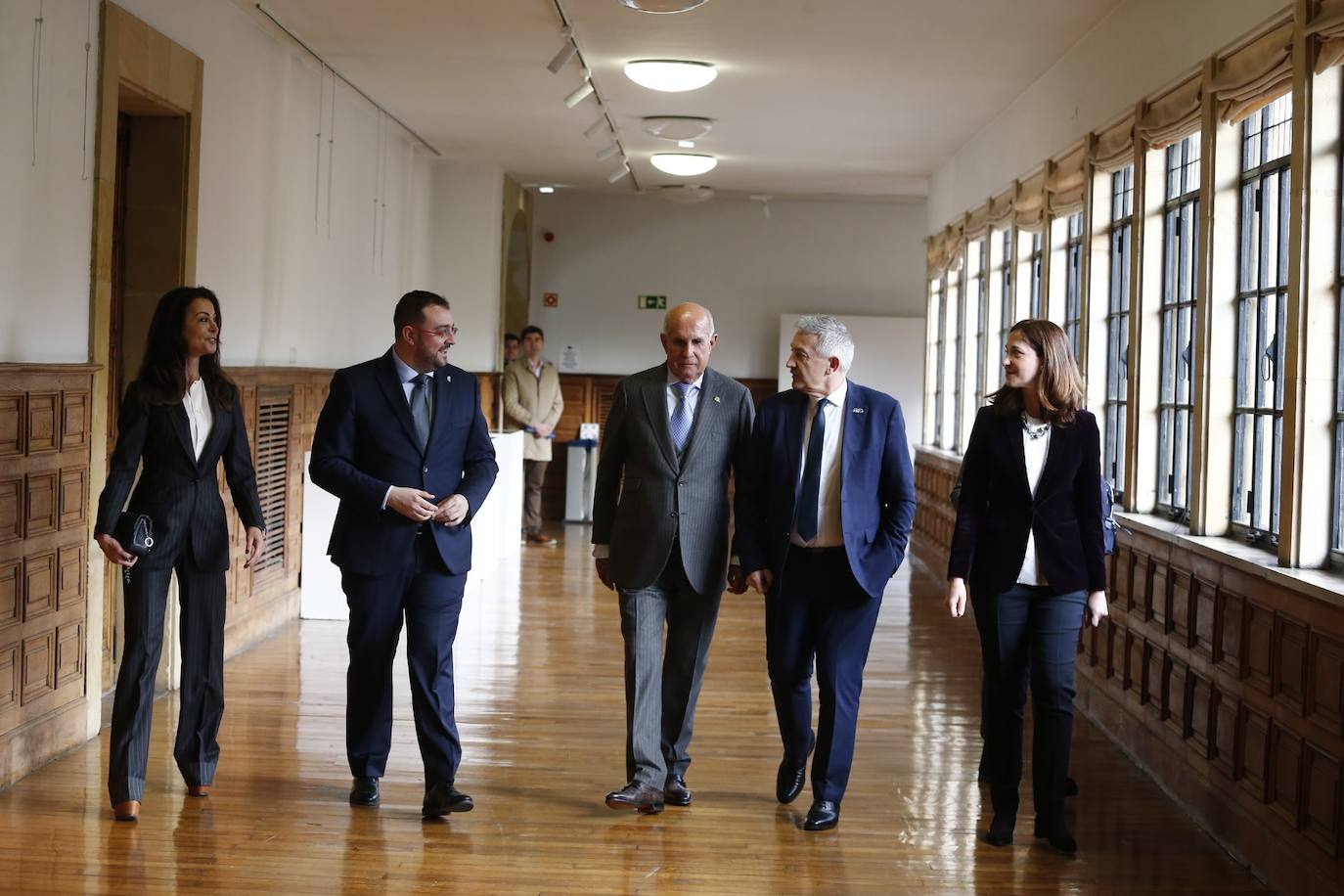 El empresario asturmexicano ensalzó el papel de las universidades públicas en un acto celebrado en la biblioteca del edificio histórico de la Universidad de Oviedo. 