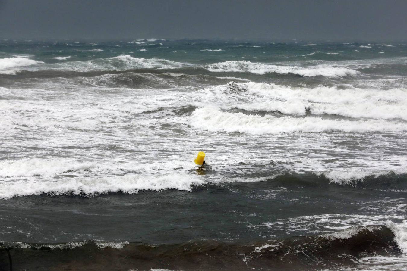 El mediterráneo sufre el envite de 'Gloria', la borrasca que ha marcado récords con olas de más de 10 metros.