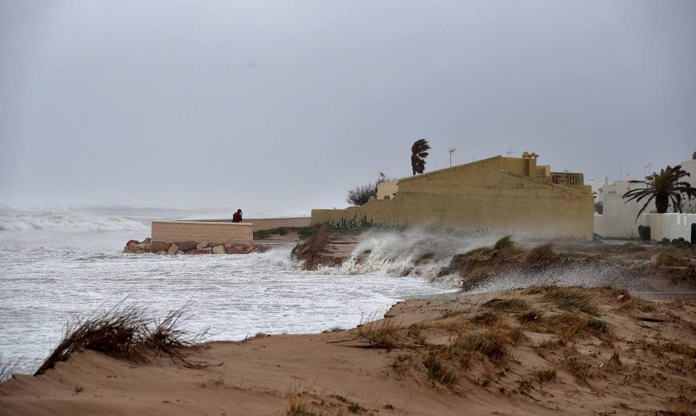El mediterráneo sufre el envite de 'Gloria', la borrasca que ha marcado récords con olas de más de 10 metros.