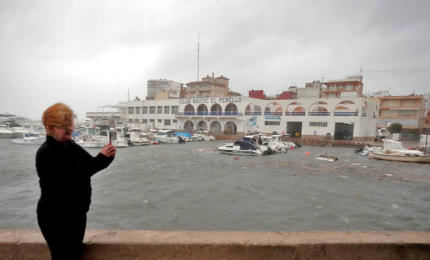 El mediterráneo sufre el envite de 'Gloria', la borrasca que ha marcado récords con olas de más de 10 metros.