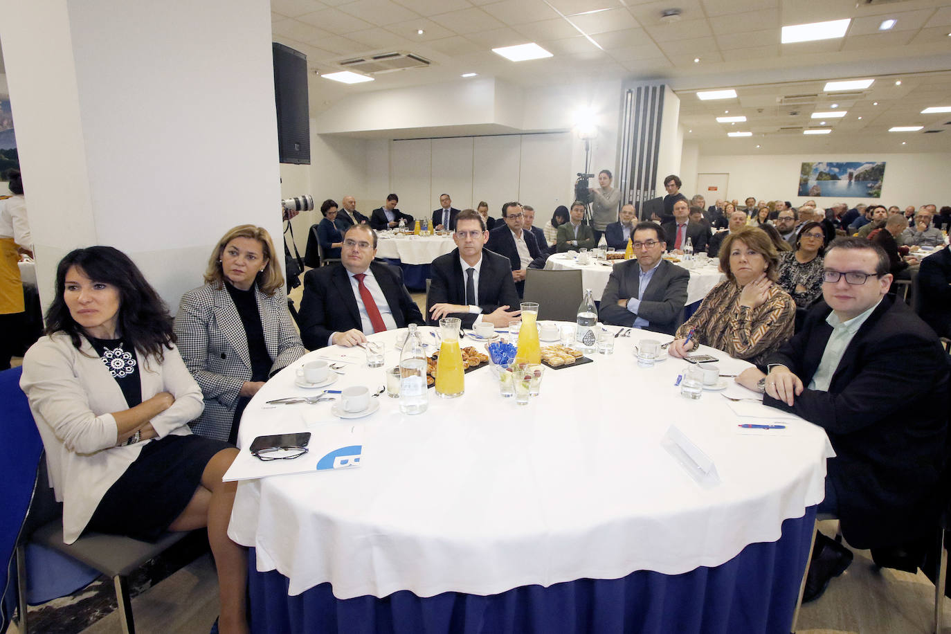 El Fórum de EL COMERCIO ha reunido a los concejales de Gijón, Oviedo y Avilés, Aurelio Martín, Ignacio Cuesta y Pelayo García, quienes han aportado las diferentes visiones asturianas sobre 'El futuro de la movilidad en las ciudades asturianas'. 
