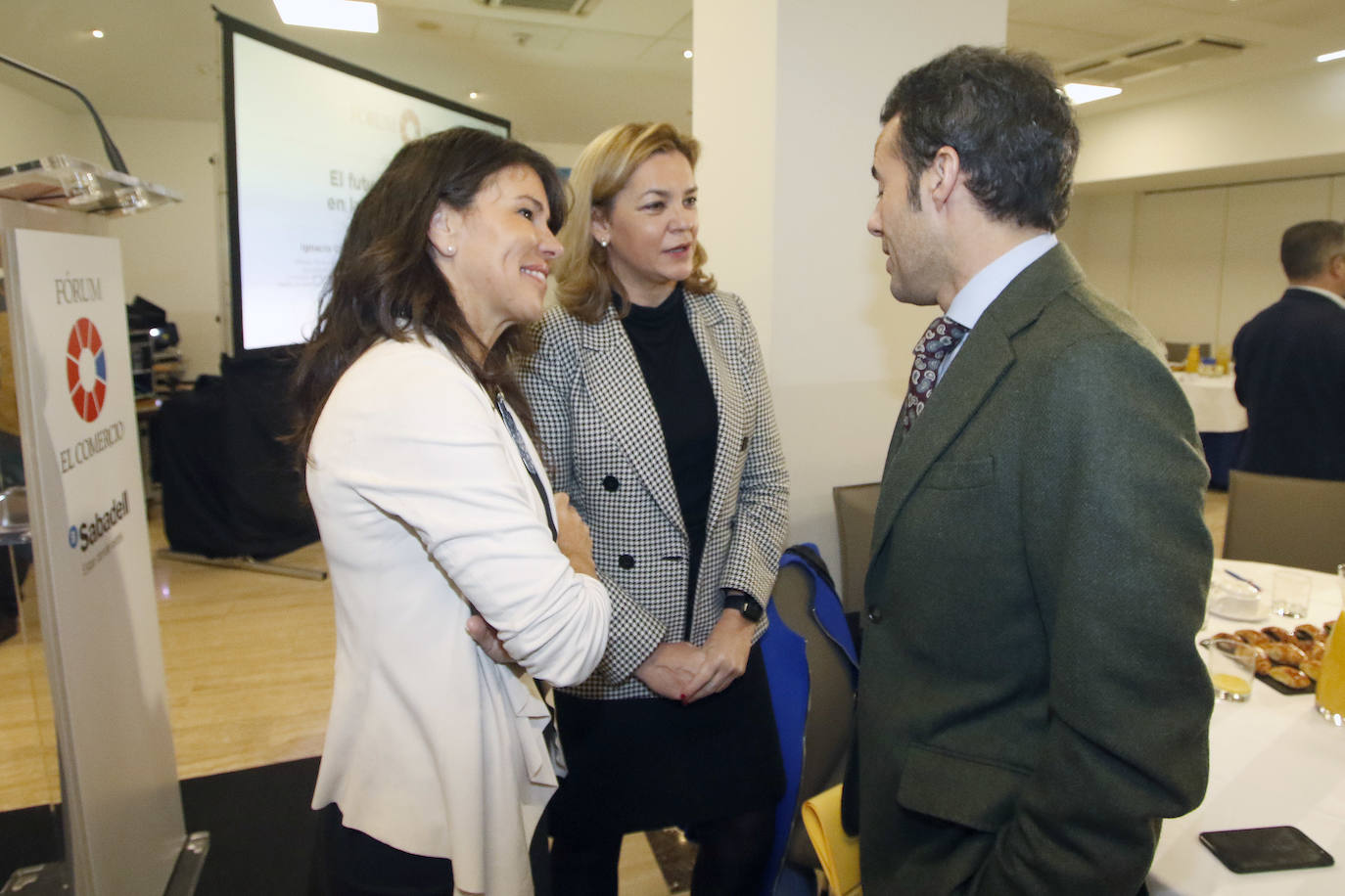 El Fórum de EL COMERCIO ha reunido a los concejales de Gijón, Oviedo y Avilés, Aurelio Martín, Ignacio Cuesta y Pelayo García, quienes han aportado las diferentes visiones asturianas sobre 'El futuro de la movilidad en las ciudades asturianas'. 
