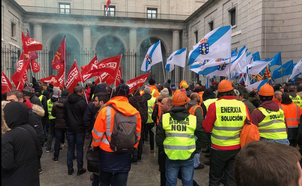 Trabajadores asturianos y gallegos se suman a la protesta en Madrid. 