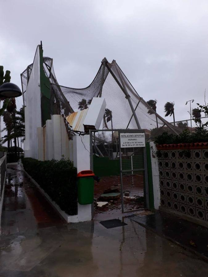 El temporal amaina tras dejar a su paso todo el litoral destrozado y lluvias de 800 litros, granizadas cerca del mar, desbordamiento de ríos, olas de hasta ocho metros, nevadas copiosas de casi 90 centímetros de espesor, rescates, pueblos aislados...