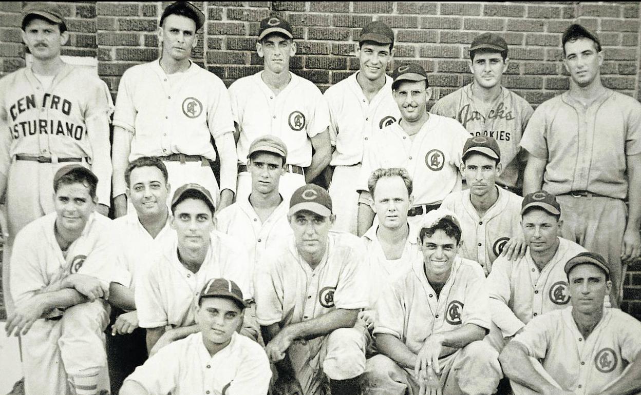 Leyendas del béisbol como Al López, Lou Piniella o Tino Martínez nacieron en familias asturianas afincadas en Tampa. Allí, el Centro Asturiano contaba con su propia cantera de jugadores. 