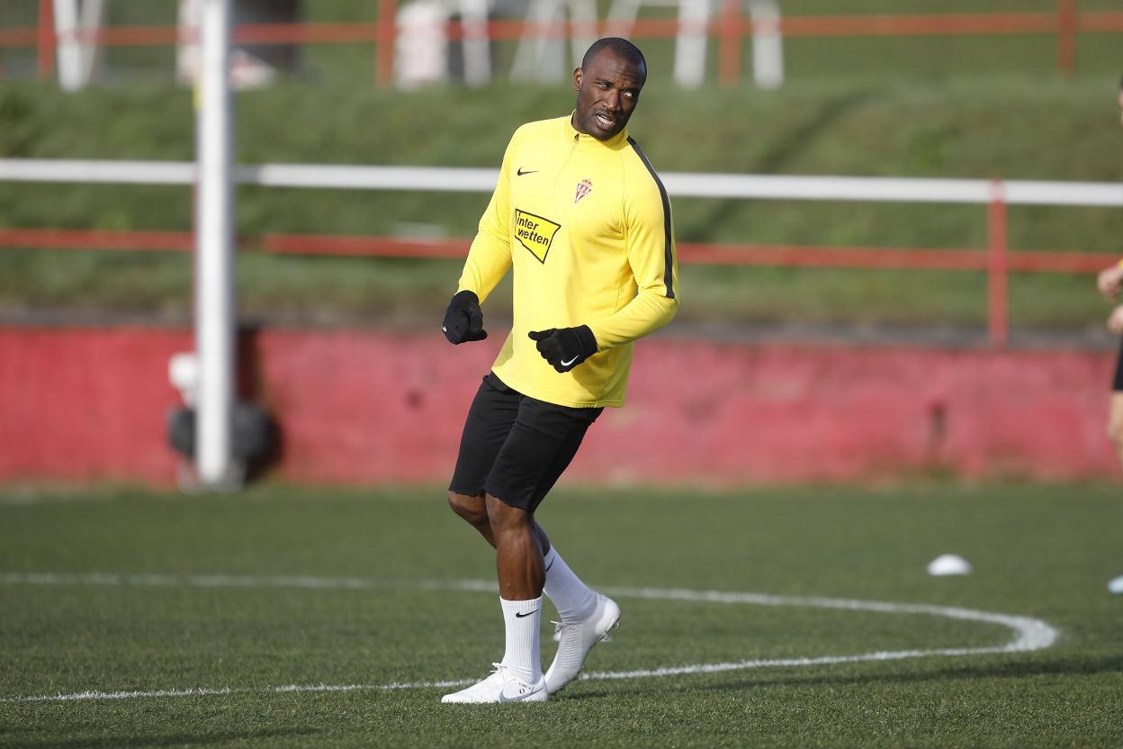 Babin, durante el entrenamiento de ayer en Mareo. 