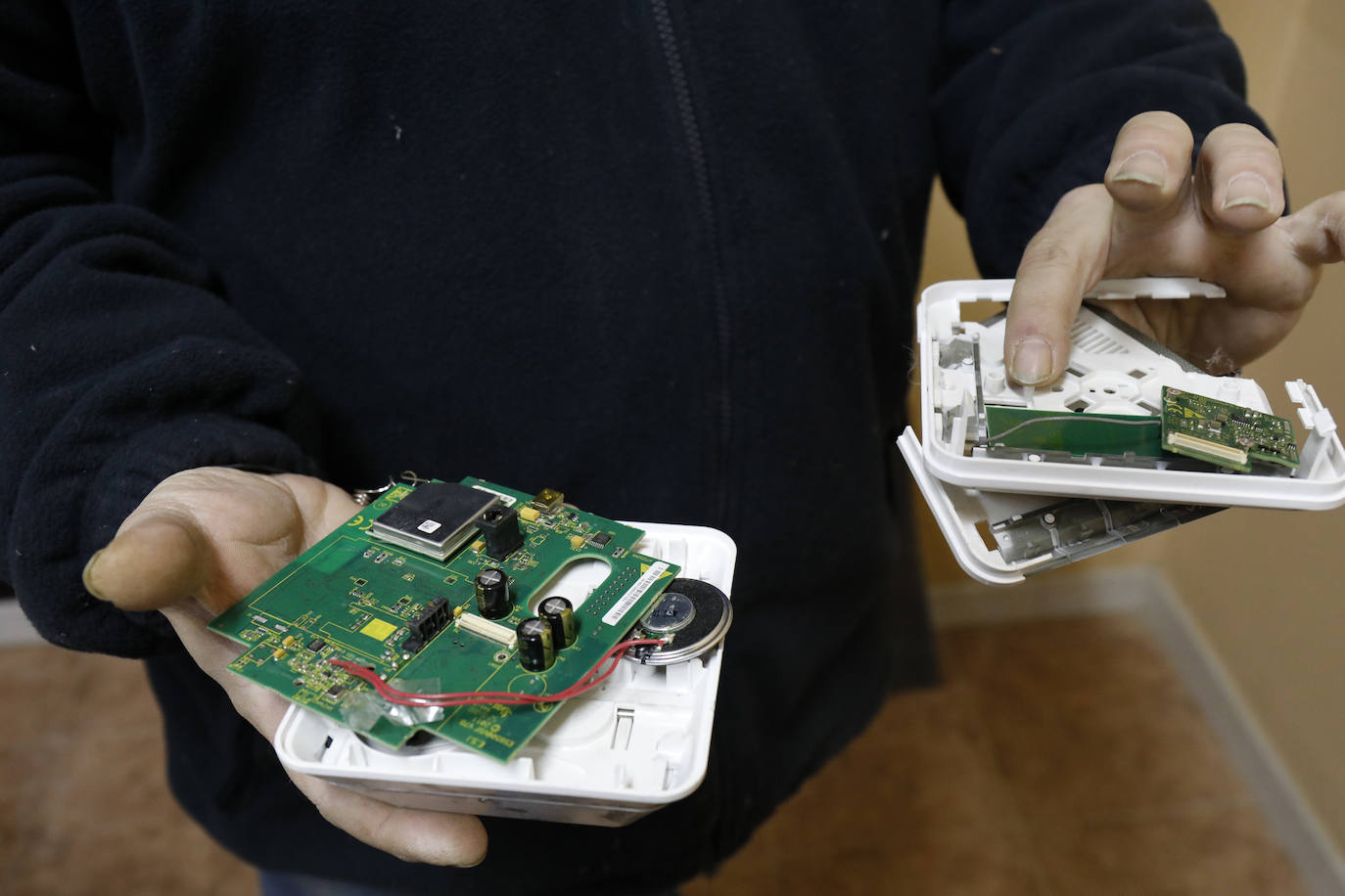 Los amigos de lo ajeno entraron en la madrugada del viernes en varias naves del Polígono de Roces. 