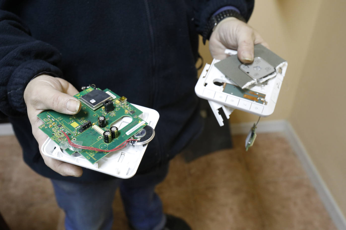 Los amigos de lo ajeno entraron en la madrugada del viernes en varias naves del Polígono de Roces. 