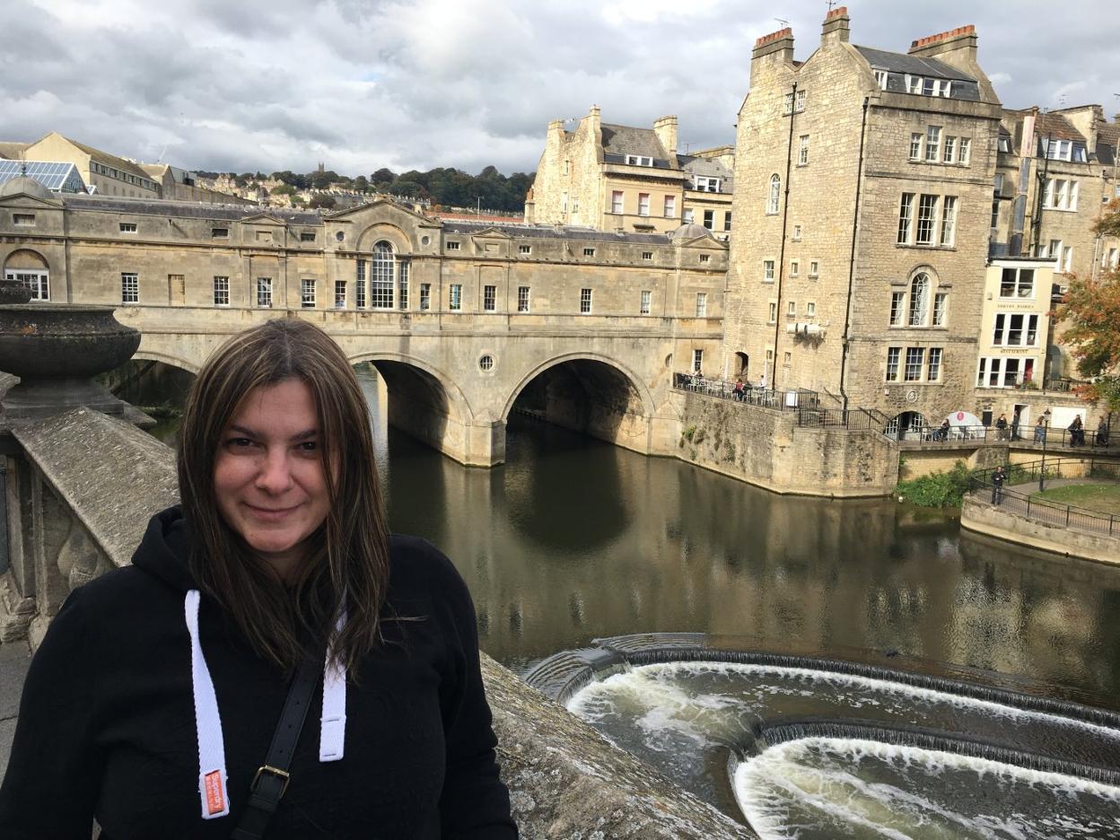 Cecilia García Cuervo, en la ciudad de Bath, famosa por su abadía. 