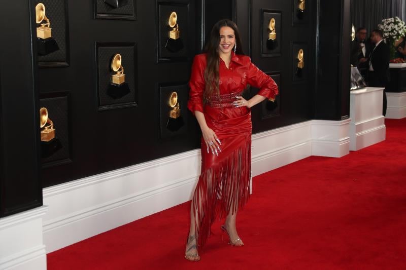 Rosalía ha hecho historia en los Grammy al conseguir el premio al mejor disco latino de rock, urbano o alternativo para 'El mal querer'. La catalana, además, debutó en la gala con una gran actuación en directo.