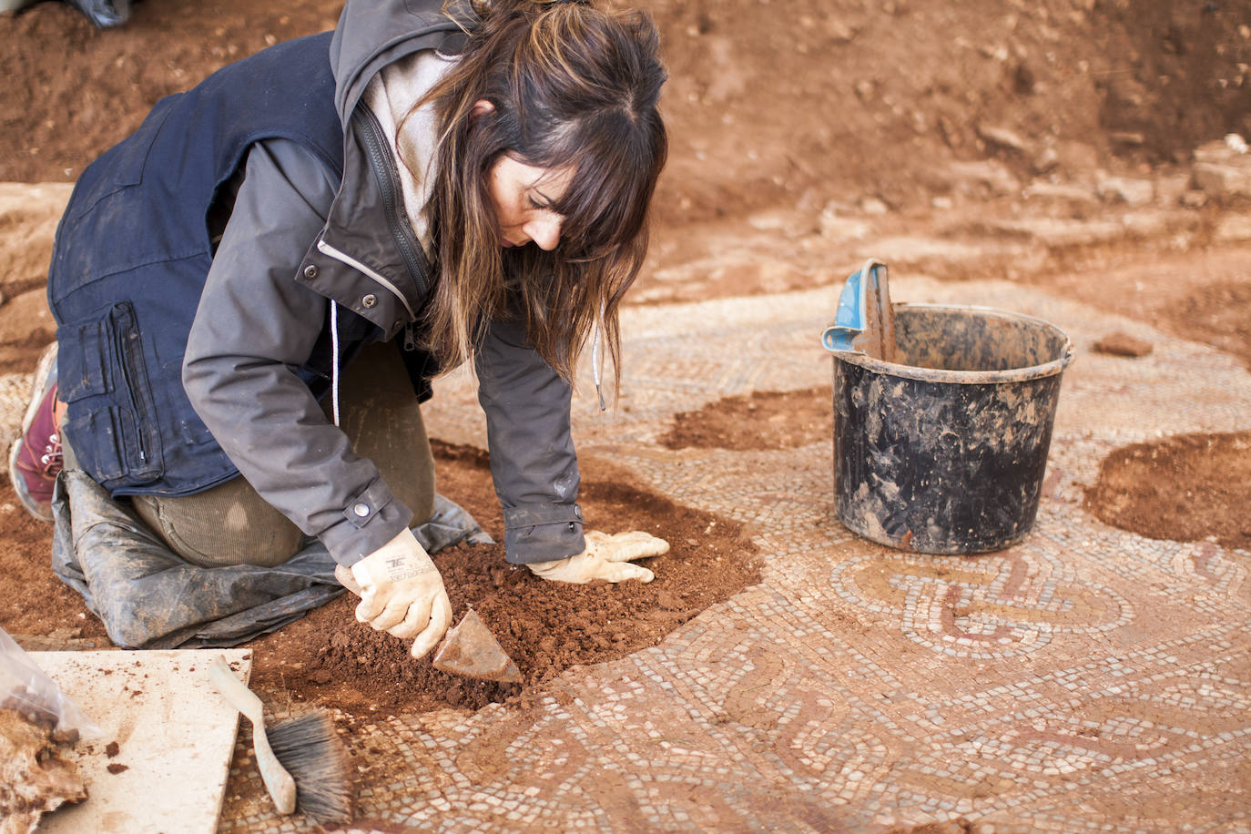 El informe arqueológico de la villa de La Estaca confirma que cuenta con el mayor y más rico repertorio decorativo de todas las casas romanas documentadas en la región