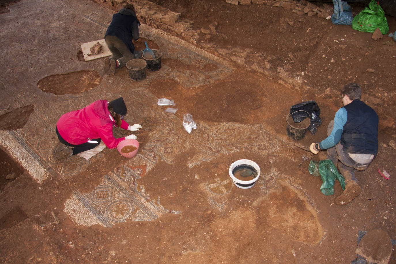 El informe arqueológico de la villa de La Estaca confirma que cuenta con el mayor y más rico repertorio decorativo de todas las casas romanas documentadas en la región