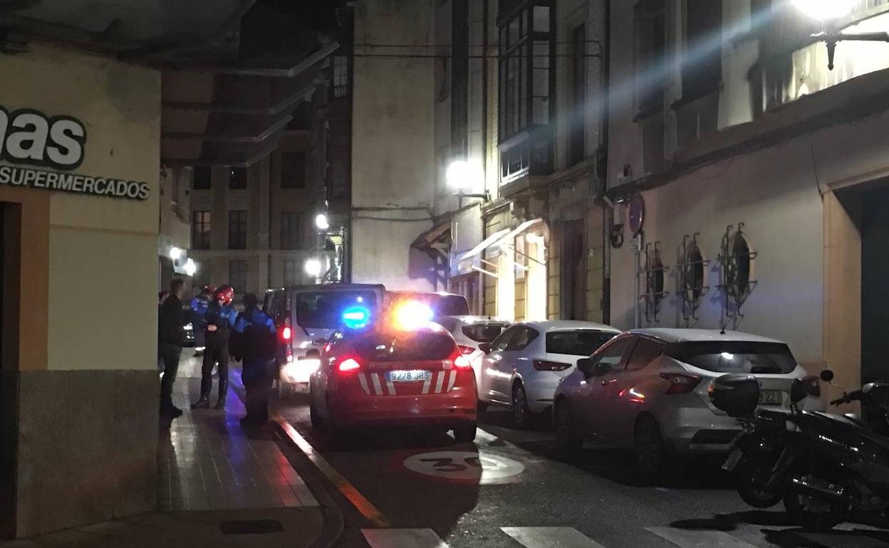 Detenidos en Gijón tras saltarse varios semáforos y hacer derrapes con su furgoneta