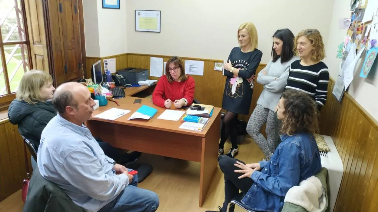 Cambia Avilés acudió ayer a la sede de Amigos contra la Droga. 