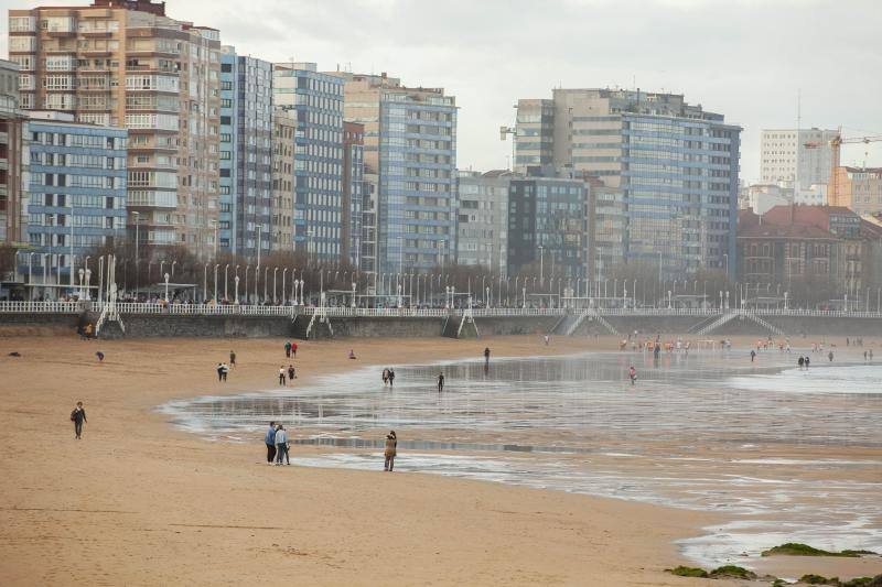 Un anticiclón sobre el norte de África es el responsable de este 'veranillo' que durará hasta el martes, según confirma la Aemet