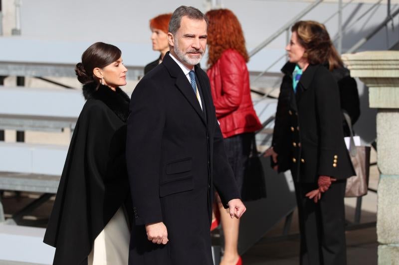 El rey Felipe VI, doña Letizia y sus hijas, la princesa Leonor y la Infanta Sofía, han presidido en el Congreso el acto oficial de inicio de la XIV Legislatura.