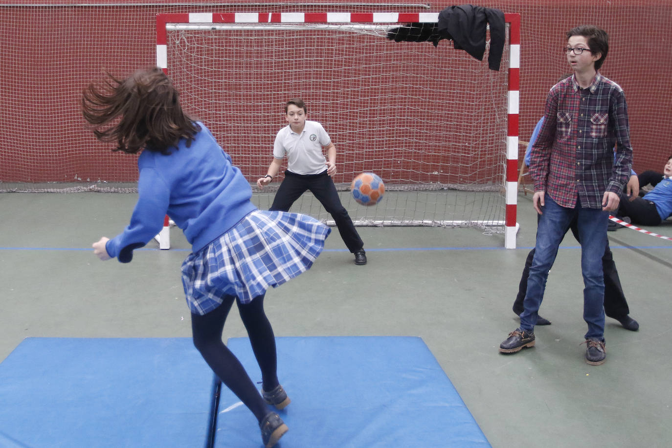 El colegio gijonés celebra el Día del Bocata con múltiples actividades.