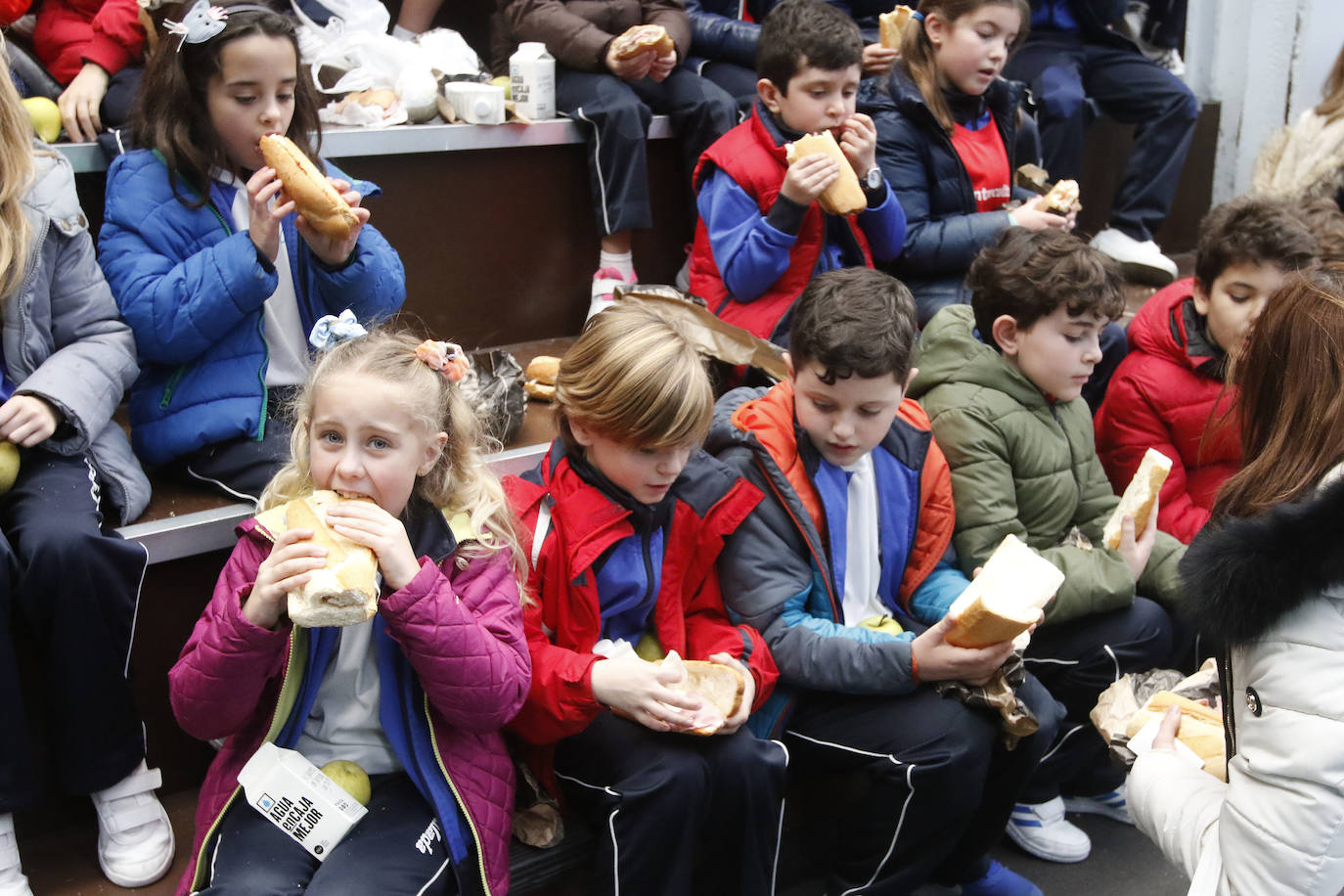 El colegio gijonés celebra el Día del Bocata con múltiples actividades.