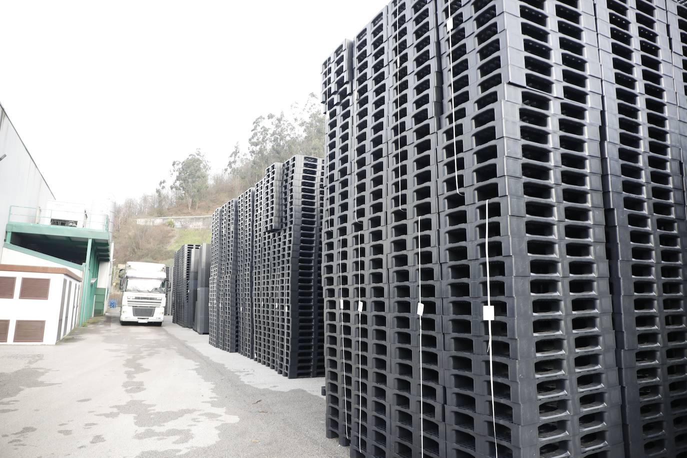 «Somos parte de una solución al problema actual que no solo preocupa en Asturias sino a nivel mundial», aseguran desde la empresa de Sotrondio que investiga y desarrolla nuevos materiales y productos favoreciendo la sostenibilidad en su proceso productivo