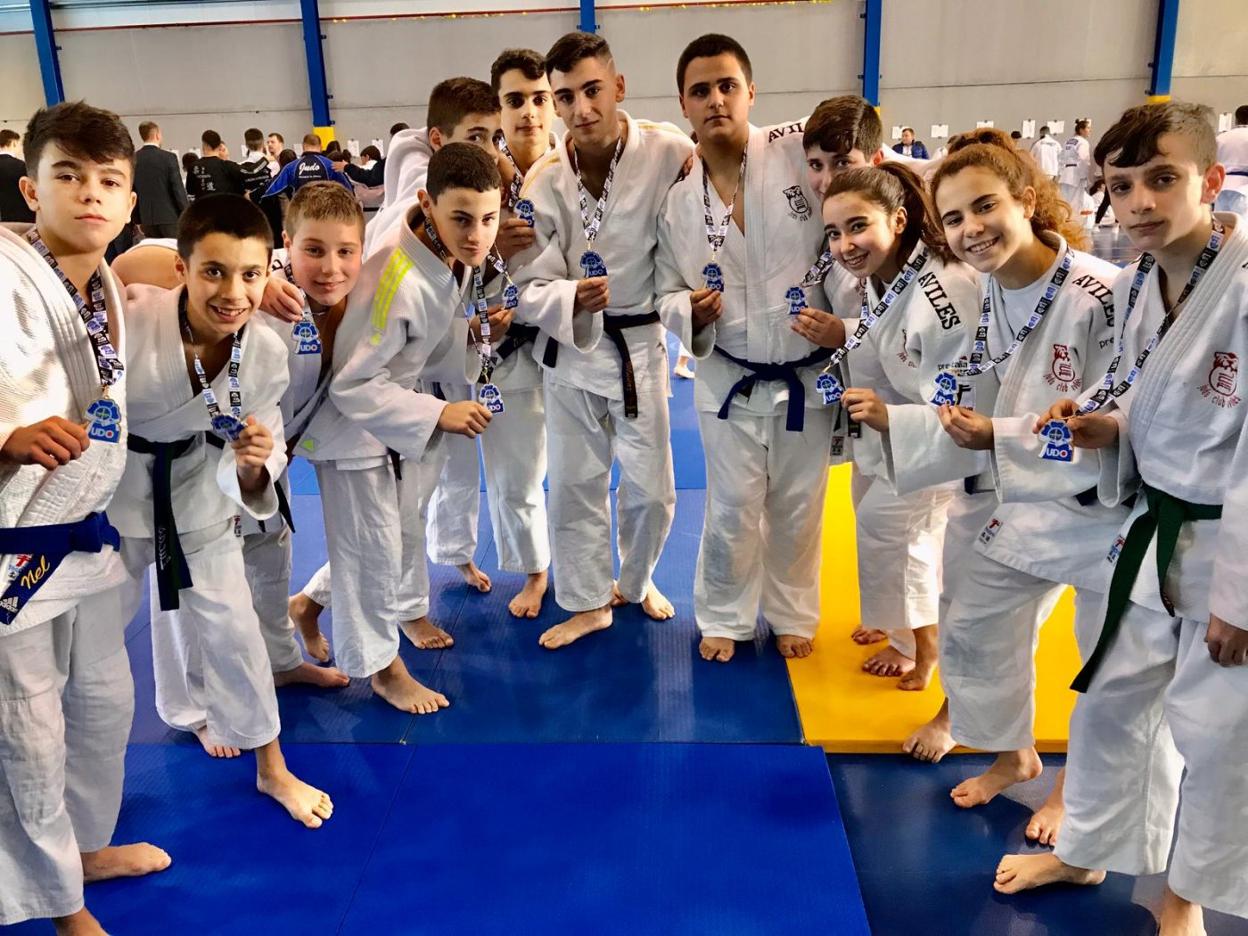 El Judo Avilés rindió a gran nivel en sus tres frentes. 