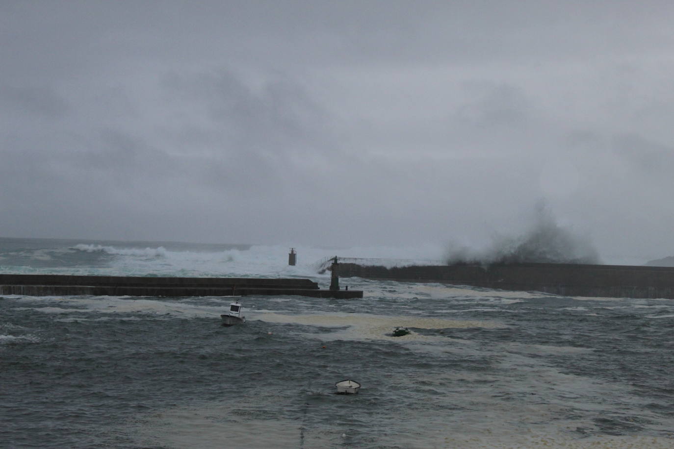 Fotos: Las imágenes que deja el fuerte oleaje en Asturias