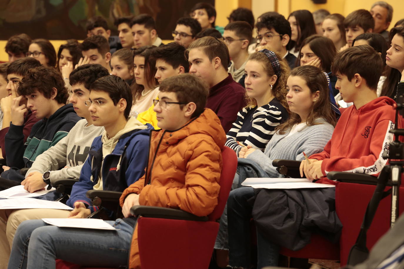 La alcaldesa de Gijón, Ana González, ha acudido a la inauguración de las Jornadas por el Día Internacional de la Mujer y la Niña en la Ciencia, que se celebran en la Escuela Politécnica de Ingenieros. 