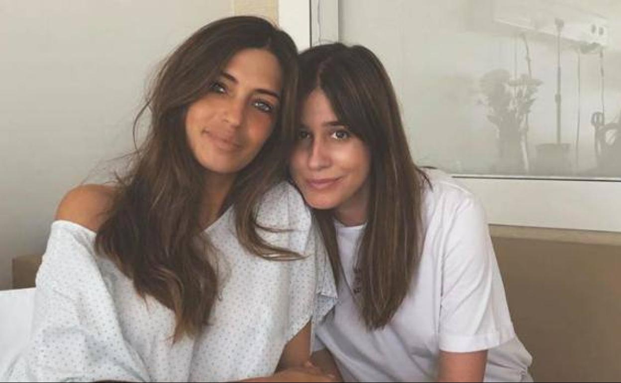 El emotivo mensaje de Sara Carbonero: «Cambiamos los vestidos por las batas de hospital»