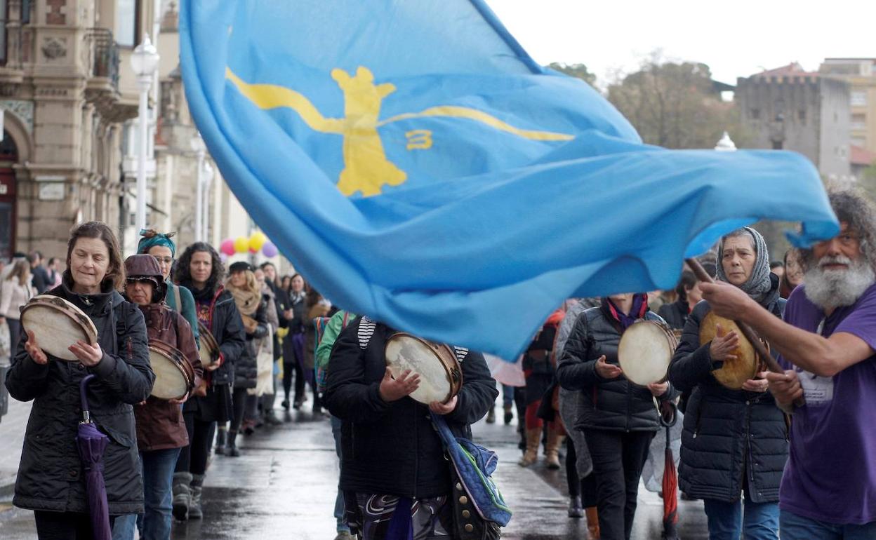 Manifestación por la oficialidad del asturiano en Gijón. 