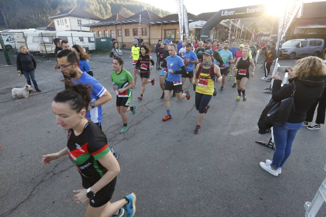 El IV Trail Gijón comienza con la prueba corta en el Camping Municipal de Deva