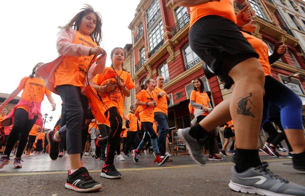 La capital del Principado acogió la II Carrera Galbán para recaudar fondos contra el cáncer infantil