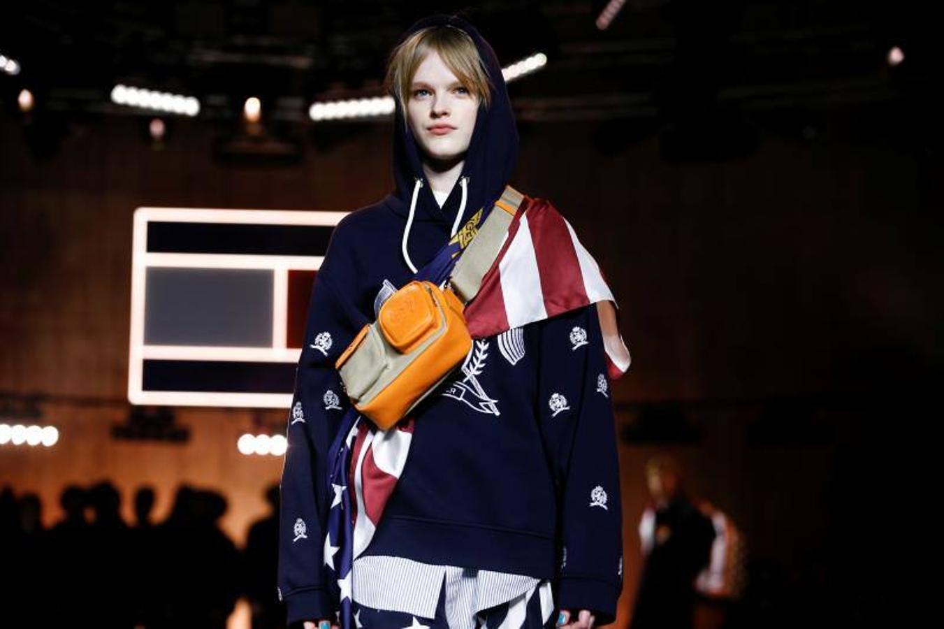 Fotos: Diversidad y moda sostenible en el desfile de Tommy Hilfiger