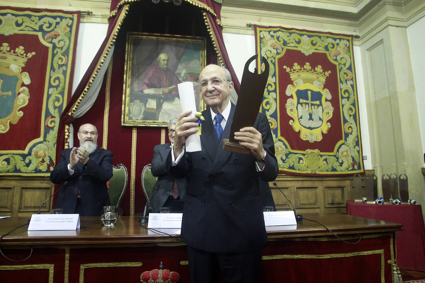 Plácido Arango, empresario, benefactor de instituciones culturales como el Museo del Prado y el Bellas Artes de Asturias, presidente de la Fundación Príncipe de Asturias y Medalla de Oro del Principado en 2017, entre otras distinciones, ha fallecido en Madrid a los 88 años.