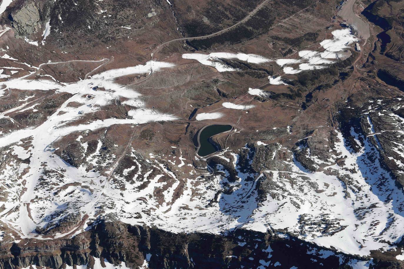 La travesía en globo sobre los Picos de Europa dejó este miércoles unas imágenes espectaculares. Una decena de participantes, procedentes de distintos puntos de España, participaron en esta prueba que se volvía a celebrar después de treinta años.