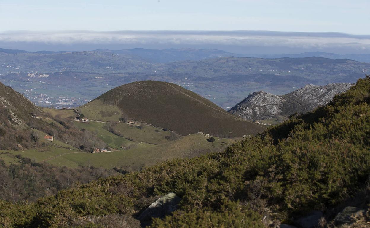 Entorno de la cumbre del pico Peñamayor. 