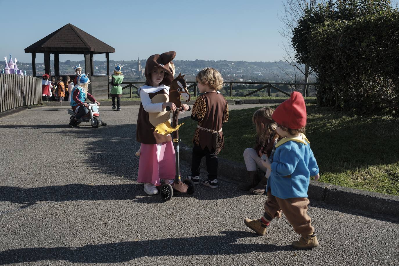 Algunos como los centros de infantil de San Eutiquio, El Bibio, Gloria Fuertes o Jovellanos hicieron que los más pequeños disfrutaran de una jornada especial