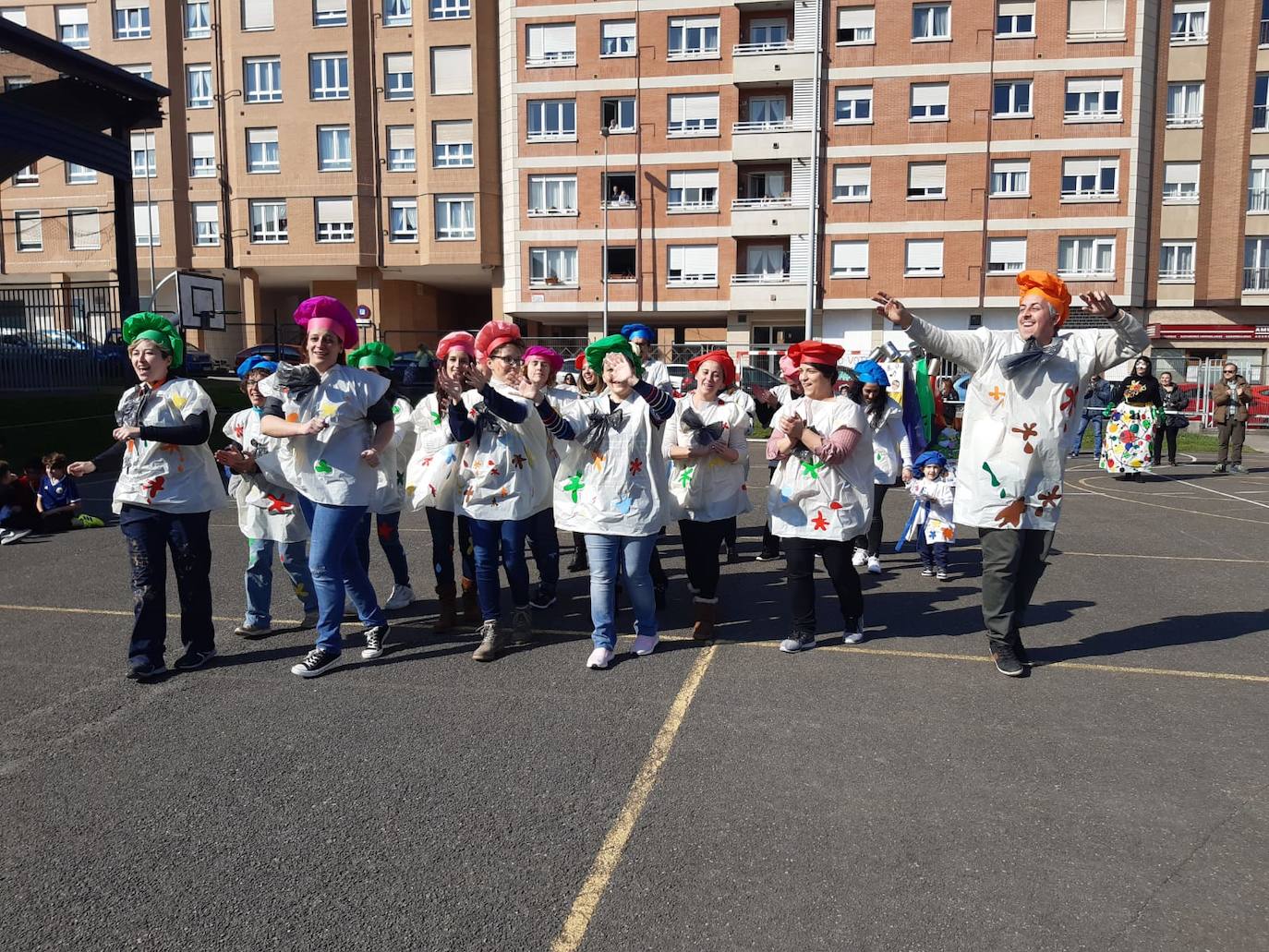 Algunos centros como los de infantil de San Eutiquio, El Bibio, Gloria Fuertes, Jovellanos, Severo Ochoa o San Vicente de Paúl hicieron que los más pequeños disfrutaran de una jornada especial