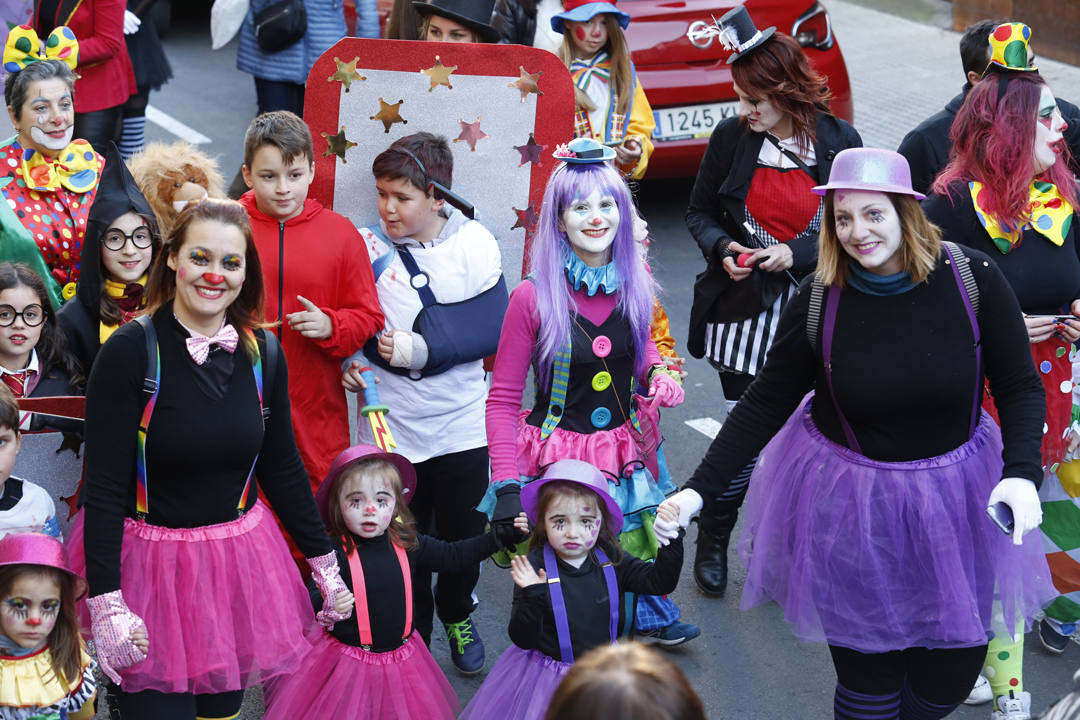 Fotos: Antroxu en la zona oeste de Gijón