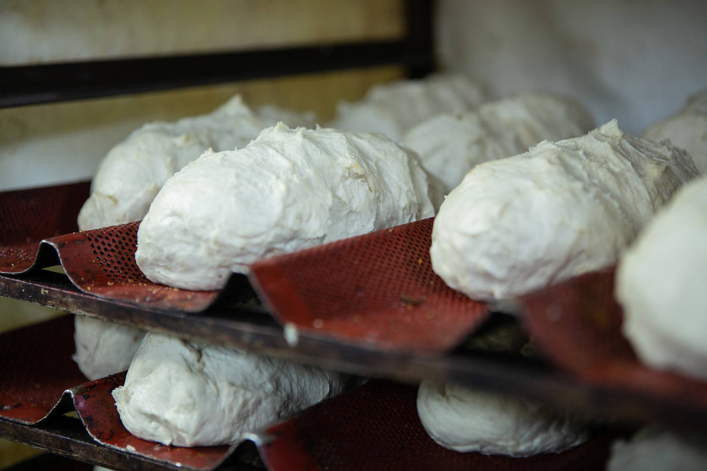  Las panaderías de la Pola elaboran los productos típicos de Comadres