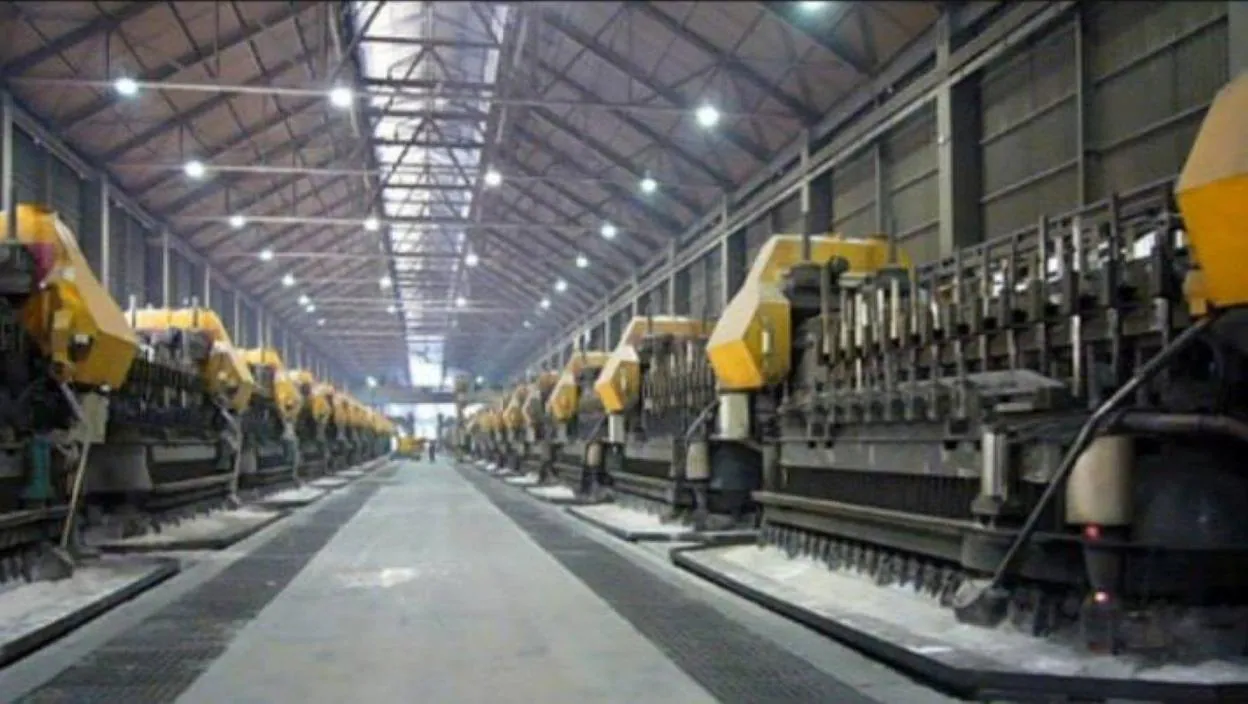 Series de electrólisis de la planta de Alu Ibérica en Avilés, donde se producía el aluminio primario. 