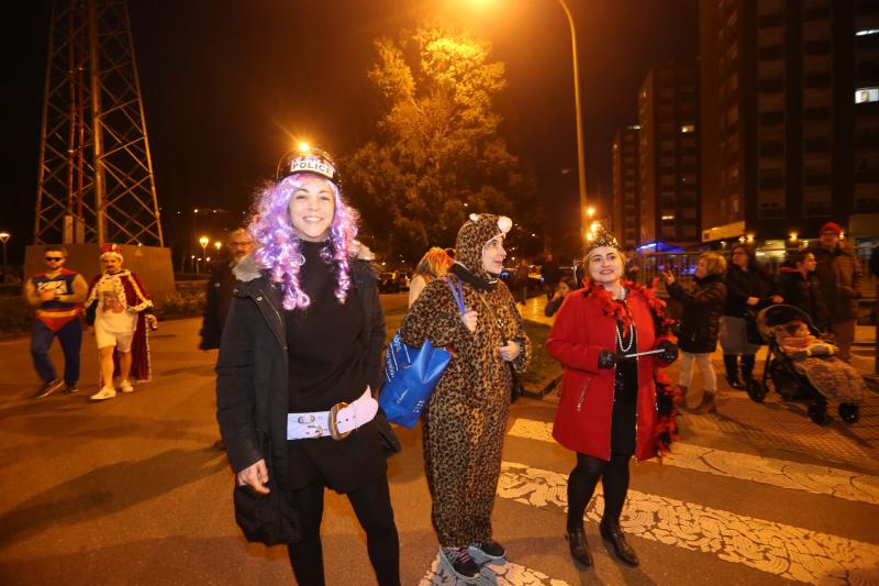 Fotos: El antroxu despega en Llaranes