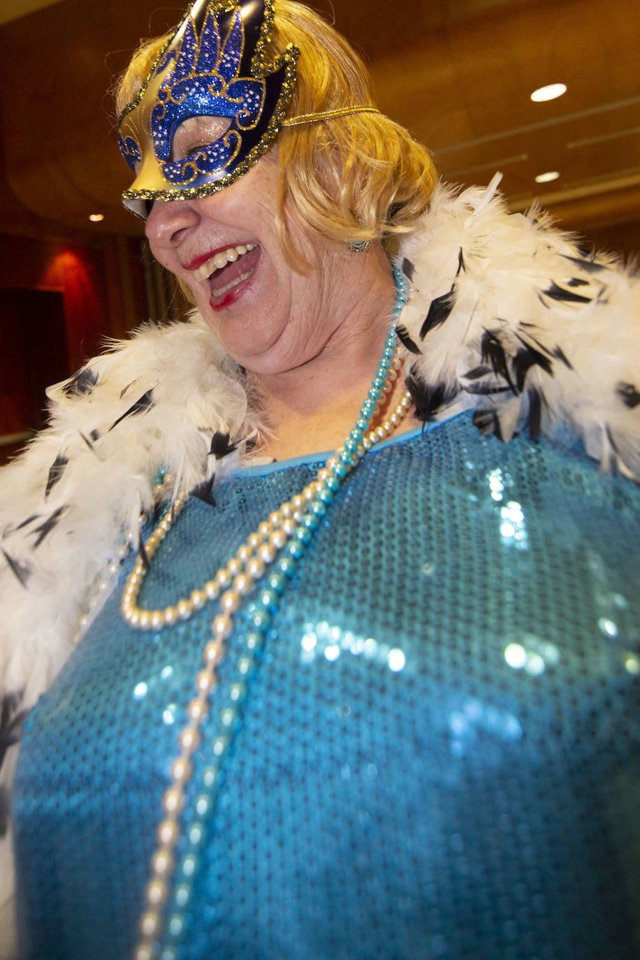 Las comadres prenden el antroxu en Avilés