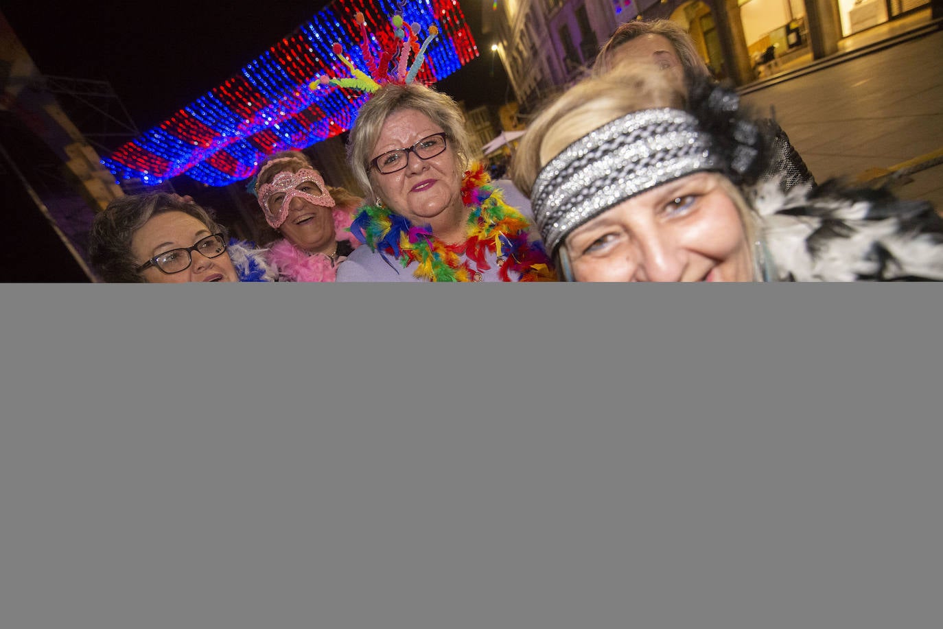 Las comadres prenden el antroxu en Avilés