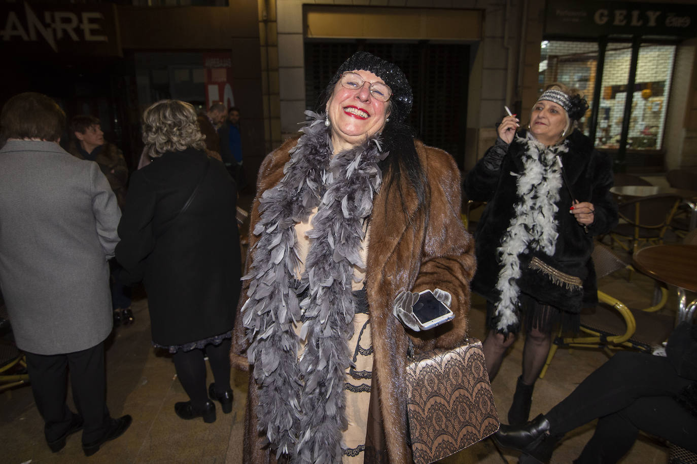 Las comadres prenden el antroxu en Avilés